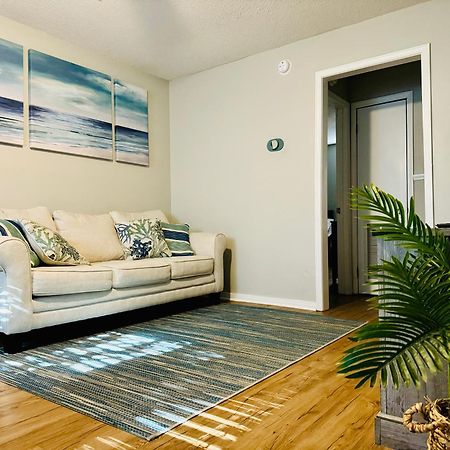 White Sand Getaway Steps From Beach Gulfport Extérieur photo