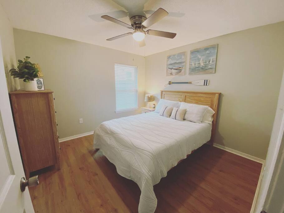 White Sand Getaway Steps From Beach Gulfport Extérieur photo