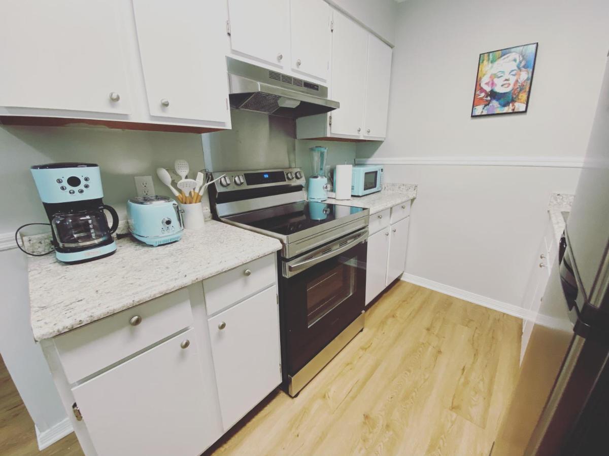 White Sand Getaway Steps From Beach Gulfport Extérieur photo