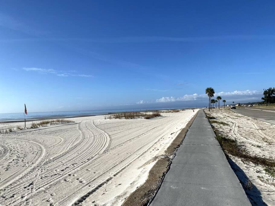 White Sand Getaway Steps From Beach Gulfport Extérieur photo