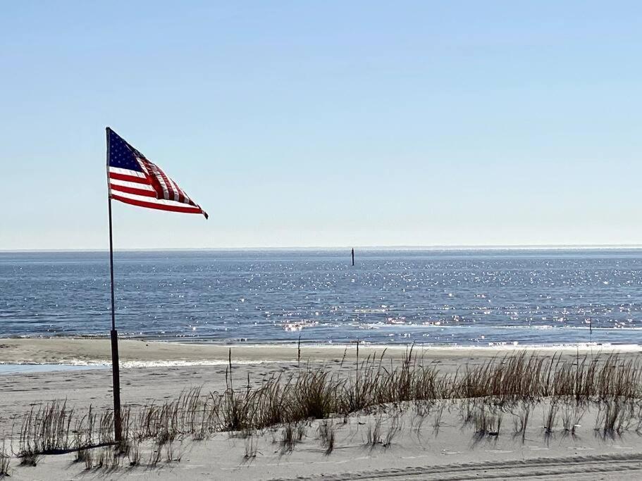 White Sand Getaway Steps From Beach Gulfport Extérieur photo