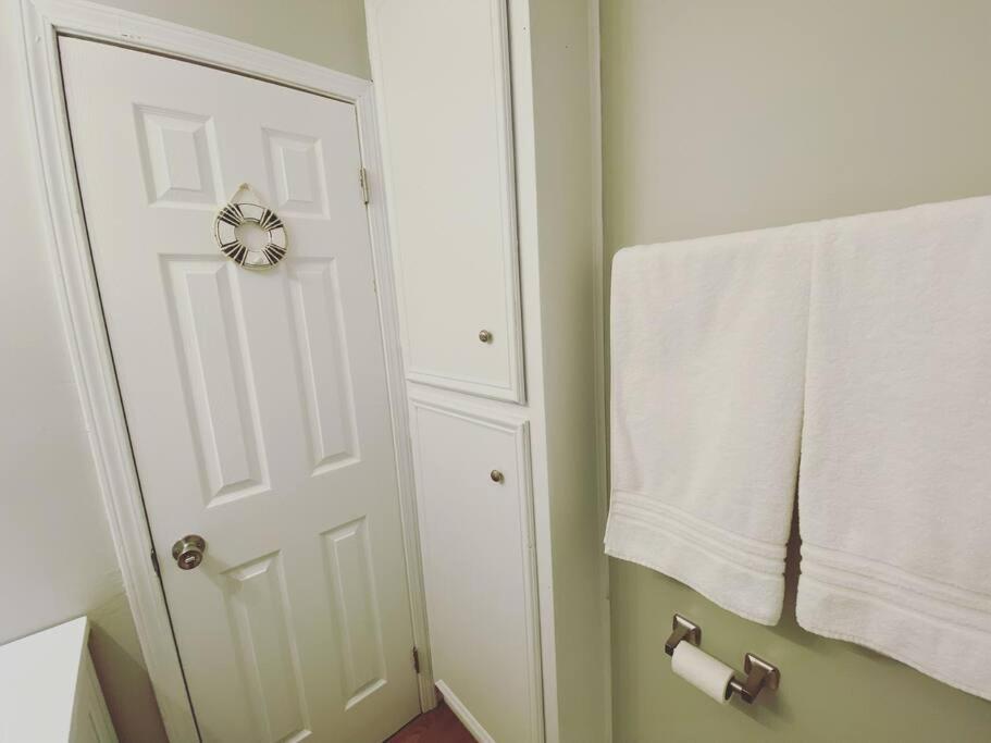 White Sand Getaway Steps From Beach Gulfport Extérieur photo