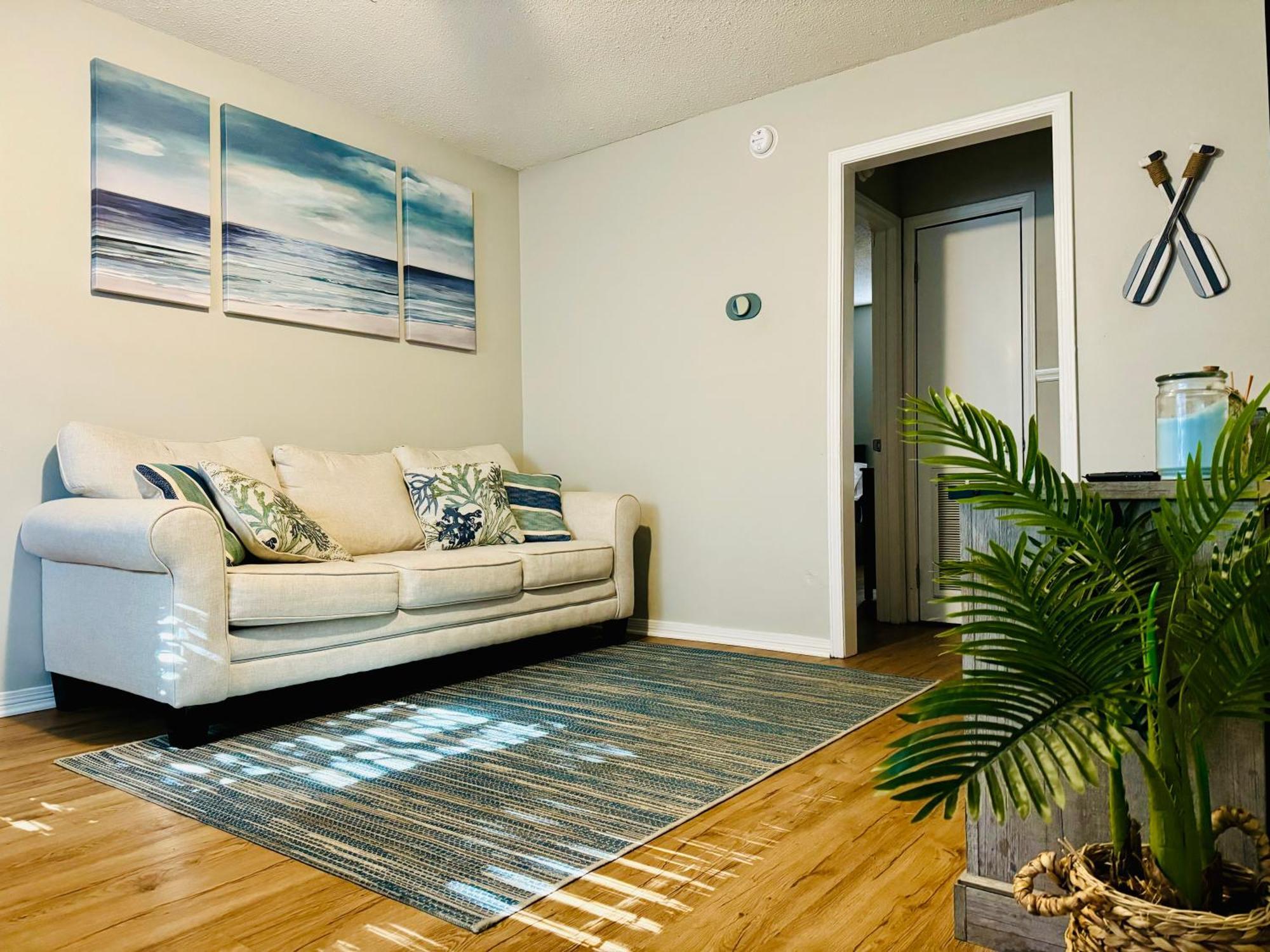 White Sand Getaway Steps From Beach Gulfport Extérieur photo